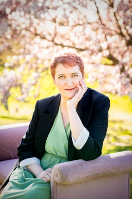 Emma Donoghue Headshot